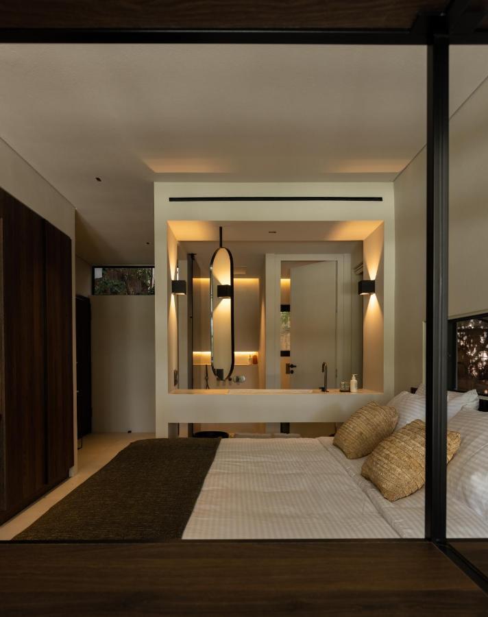 Vouliagmeni Apartments 18 Atene Esterno foto